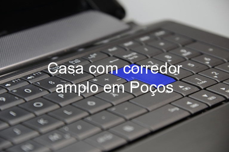 Casa com corredor amplo em Poços